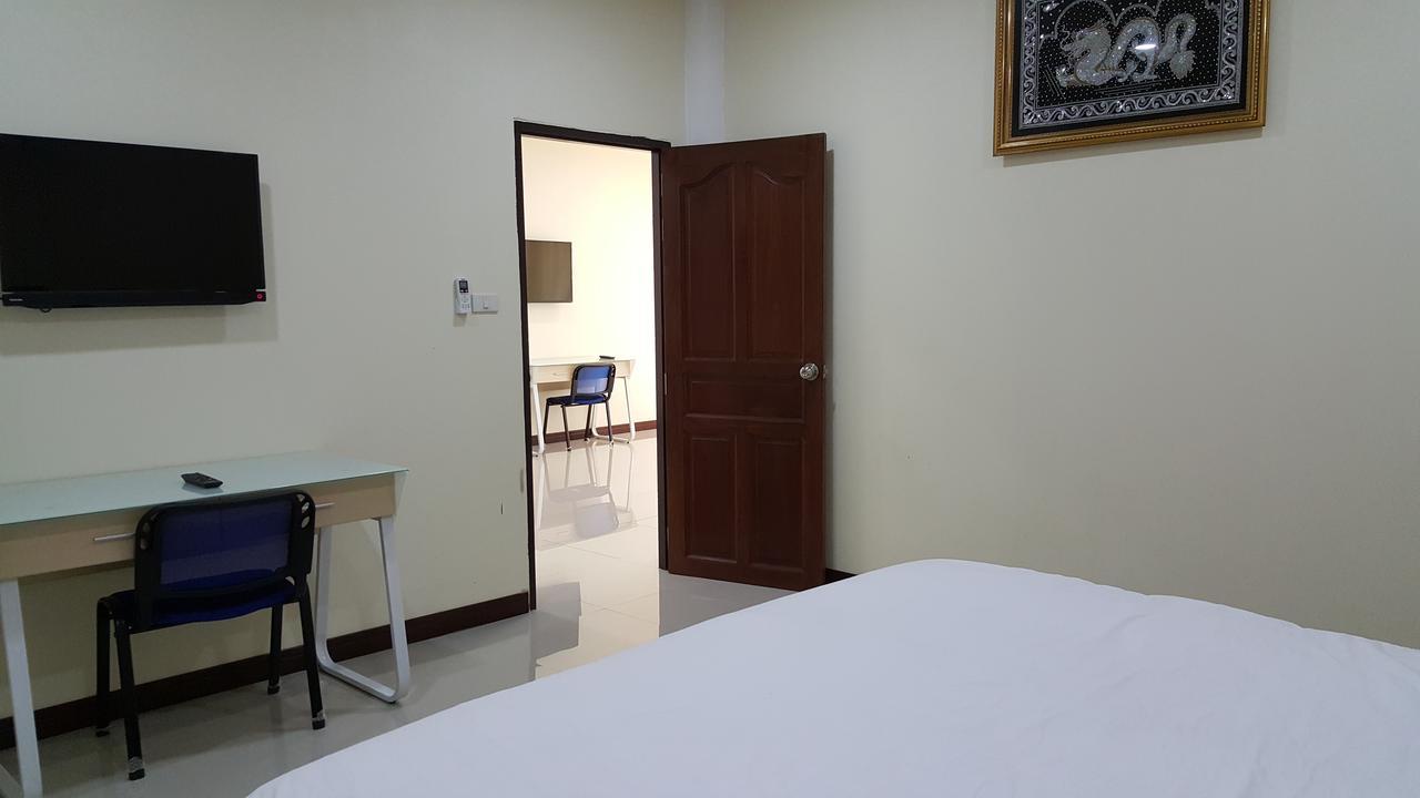 Charoensuk Grand Hotel Kabin Buri Exterior photo